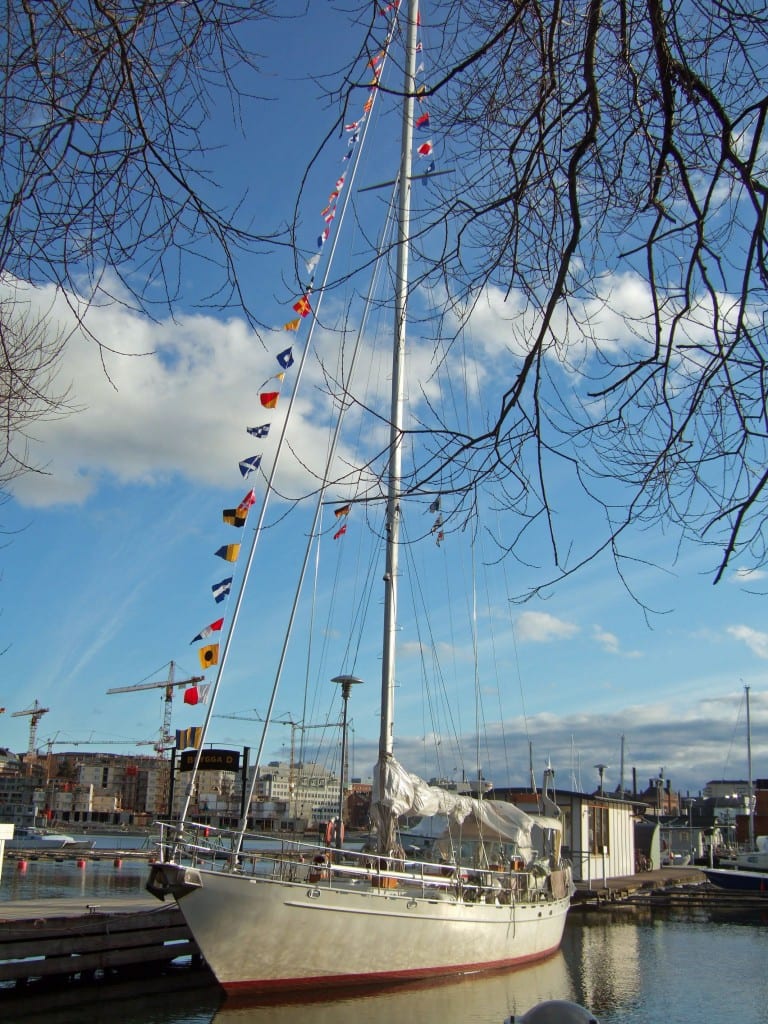 Elin Alida i festkläder